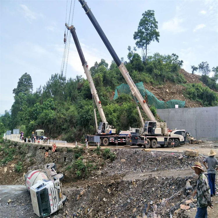 周宁县汽车掉沟里叫吊车救援要多少钱